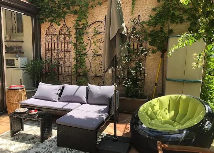 Zen Sur La Colline Aux Mimosas * Єр