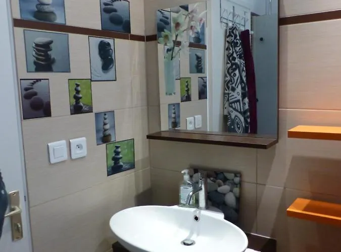 Апартаменти Zen Sur La Colline Aux Mimosas *